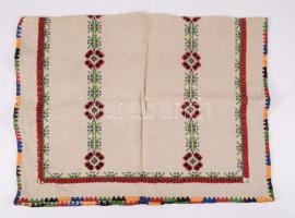 Banános ládányi vegyes hímzett textil tétel, közte beregi makkos hímzés, keresztszemes szalvéták, er...