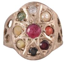 Kézzel készült fém gyűrű, rubin, smaragd, gránát, opál berakásokkal, m: 56
