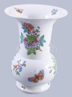 Herendi Viktória mintás váza. Jelzett, aranyozása kopott, m: 22 cm