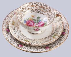 Bavaria virágmintás egyszemélyes reggeliző készlet, csésze alátéttel és desszertes tányér. Jelzett, kis aranyozáskopással, d: 19,5 cm