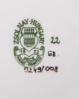 Zsolnay aranykontúrozott virágmintával díszített paradicsomvirág váza, jelzett, hibátlan, d: 13 cm