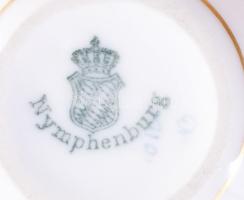 Dresden Porzellan fedeles edény. Jelzett, fogója restaurált, lepattanással m: 17 cm + Nymphenburg an...