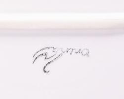 Spanyol 3 darab virágmintás / gyümölcsmintás kínáló, kis kopással, 28x28 cm alatt