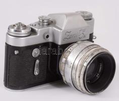 cca 1960-1970 Zenit 3M szovjet fényképezőgép, 35mm filmformátum, Helios-44 58mm f/2 objektívvel, ere...