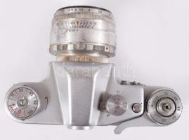 cca 1960-1970 Zenit 3M szovjet fényképezőgép, 35mm filmformátum, Helios-44 58mm f/2 objektívvel, ere...