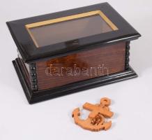 Üvegbetétes régi fa díszdoboz, 16x23x10 cm
