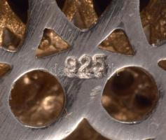 Réz és ezüst (Ag) függő fekete kő berakásokkal, jelzett, d: 3 cm