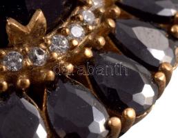 Réz és ezüst (Ag) függő fekete kő berakásokkal, jelzett, d: 3 cm