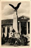 Szarvas, Hősök szobra, városháza (EB)