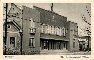 Diósgyőr, Újdiósgyőr (Miskolc); Vas- és Fémmunkások Otthona télen, villamos. Maksay fényképész (EK)