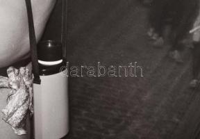 Jelzés nélkül: Rioi carneval. Zselatinos nagyítás, fotópapír. 38x39 cm / 41x52 cm

Unmarked: Untit...