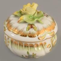 Herendi Viktória mintás bonbonier, plasztikus sárga rózsa fogóval, jelzett, hibátlan, d: 12 cm, m: 11 cm