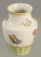 Herendi Viktória mintás porcelán váza. Kézzel festett, jelzett, aranyozáson kis kopással, m: 15,5 cm