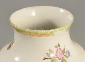 Herendi Viktória mintás porcelán váza. Kézzel festett, jelzett, aranyozáson kis kopással, m: 15,5 cm