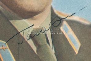 Jurij Alekszejevics Gagarin (1934-1968) szovjet űrhajós autográf aláírása képeslap / Autograph signa...
