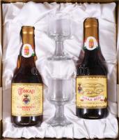 1988 Tokaji Aszú 3 puttonyos 0,25l + Tokaj Szamorodni édes 0,25l, bontatlan, 2 pohárral, díszdobozban.