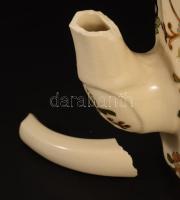 cca 1885 Zsolnay aranykontúrozott virágmintás kanna. Jelzett, csőre letört, m: 19 cm