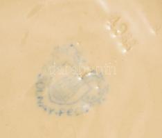 cca 1885 Zsolnay aranykontúrozott virágmintás kanna. Jelzett, csőre letört, m: 19 cm