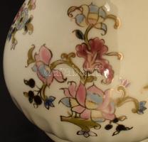 cca 1885 Zsolnay aranykontúrozott virágmintás kiöntő. Jelzett, aranyozáson kopással, m: 12 cm