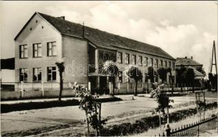 Egyek, általános iskola. Képzőművészeti Alap