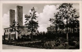 Olympische Spiele Berlin 1936. Reichssportfeld. Osttor mit Blick auf die Deutsche Kampfbahn / 1936 S...
