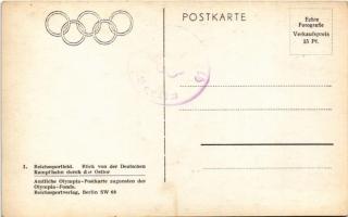 Olympische Spiele Berlin 1936. Reichssportfeld. Blick von der Deutschen Kampfbahn durch das Osttor /...