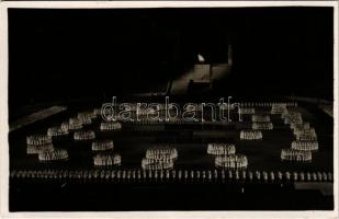 1936 Olympische Spiele Berlin 1936. Aus dem Festspiel "Olympische-Jugend" im Stadion. Im H...