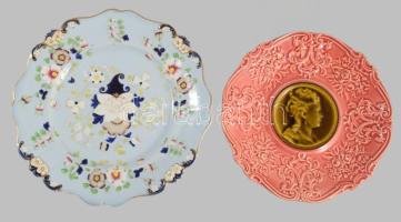 2 darab antik dísztányér, cca 1900, egyik javított, d: 23 cm