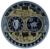 2002-2010 k. "Emlékérem az euróövezet országainak közös valutájáról - Írország" aranyozott, ezüstözött Cu-Ni emlékérem kapszulában, tanúsítvánnyal (35mm) T:PP