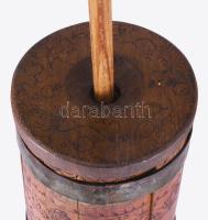 Vajköpülő. 19. sz. második fele, magyar, gazdag vésett mintával, m: 90 cm