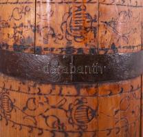 Vajköpülő. 19. sz. második fele, magyar, gazdag vésett mintával, m: 90 cm