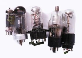 cca 30 darab rádió / TV elektroncső, jó darabokkal, fedelében a típusok leírásával