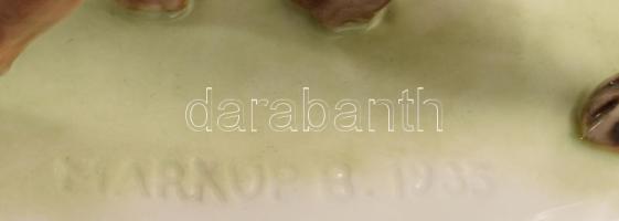 Herendi farkaskutya. Terv: Markup Béla 1935. Jelzett, hibátlan, 19x12 cm