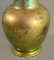 Zsolnay eozinmázas váza. cca 1930, eozin mázakkal fedett finomfajansz, nyakánál repedéssel, m: 32 cm