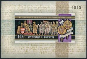 1972 Aranybulla vágott blokk (4.000)