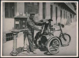 cca 1920 Peugeot levélgyűjtő bicikli, későbbi előhívás, 8,5×11,5 cm