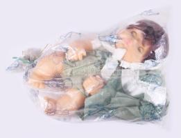 Retro játékbaba bontatlan csomagolásában, m: 30 cm