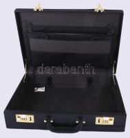 Számzáras aktatáska, jó állapotban, 32x45 cm