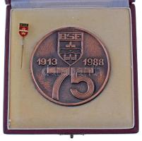 1988. "BSE 75 - 1913-1988 / Budapesti Sportegyesület" bronz emlékérem eredeti tokban BSE jelvénnyel (70mm) T:AU