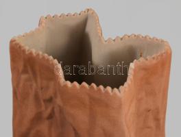 Rosenthal zacskó alakú design váza, jelzett, minimális kopással, m: 15 cm