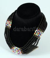 Gyöngy nyakék tartón