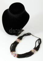 Gyöngy nyakék tartón
