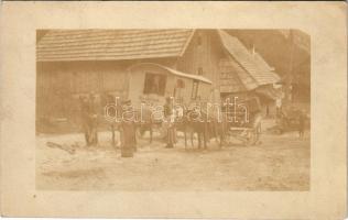 1919 Circus Luis, Circus troupe on the road. photo (fl)