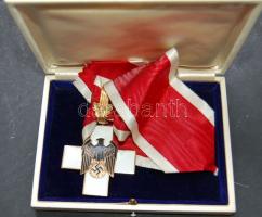 Német 3. Birodalmi orvosi fehér sasrend kitüntetés nyakszalaggal és eredeti dobozban T:2