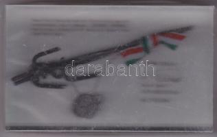 A Magyar-Osztrák területen húzódó vasfüggöny darabja magyar szalaggal, plombáltan, aláírással és tanúsítvánnyal!