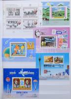 Mongólia blokkgyűjtemény, közel 140 különféle blokk 16 lapos A/4 berakóban