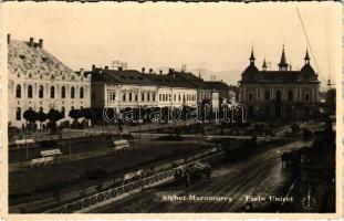1940 Máramarossziget, Sighetu Marmatiei; Piata Unirei / Egyesülés tér, üzletek, piac, Reiter / square, shops, market + "1940 Máramarossziget visszatért" So. Stpl. (fa)