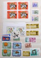 Hatalmas magyar tétel, főleg modern anyag a 90-es évekig egy kevés régivel 11 db A/4 és nagy + 2 db ...