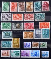 Hatalmas magyar tétel, főleg modern anyag a 90-es évekig egy kevés régivel 11 db A/4 és nagy + 2 db ...