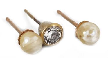 3 darab arany (Au) fülbevaló, ráhúzók nélkül, jelzés nélkül, 14k, kő és gyöngy berakással, bruttó 1,...